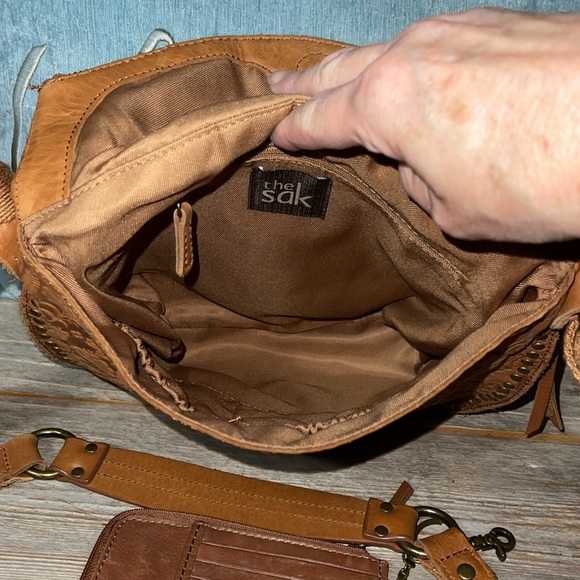 The Sak tooled leather crossbody bag and wallet set - Picture 3 of 12